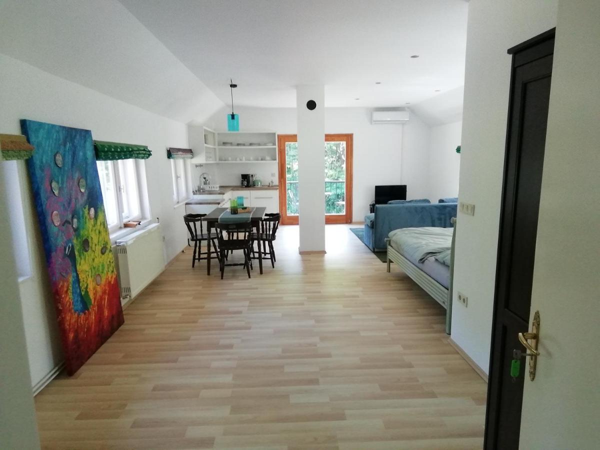 Waldhaus Pat Apartment Galambok Екстериор снимка