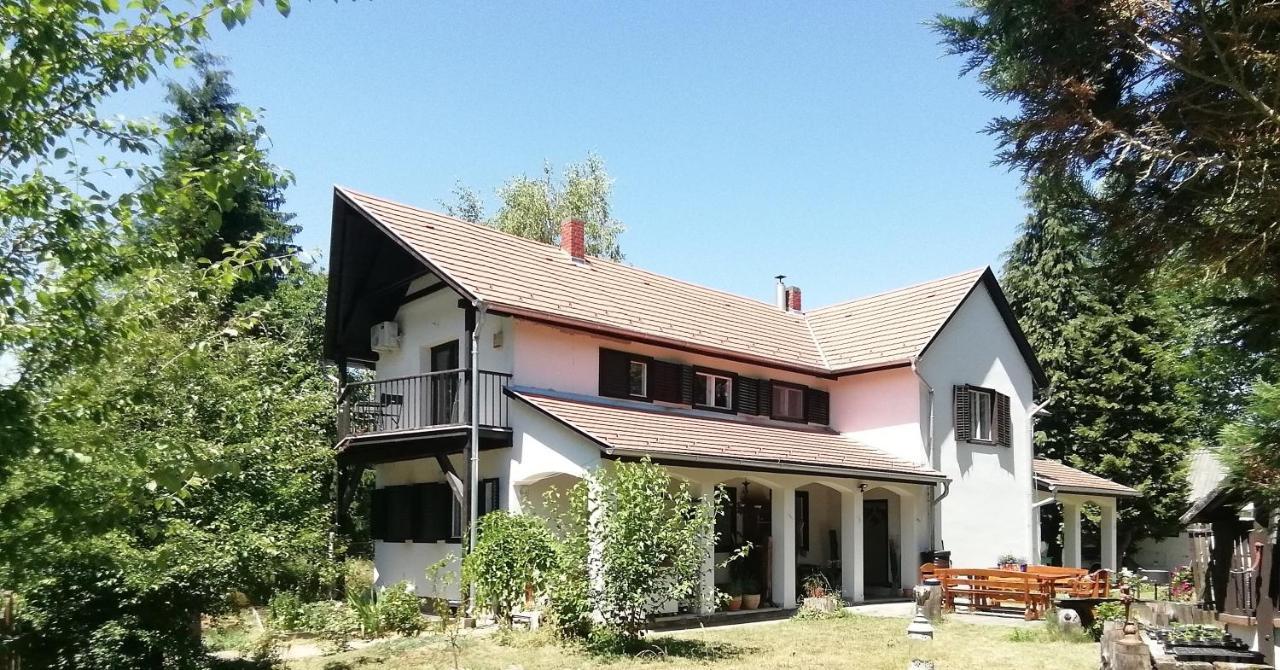 Waldhaus Pat Apartment Galambok Екстериор снимка