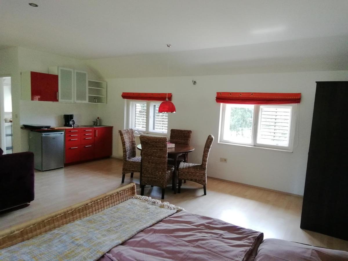 Waldhaus Pat Apartment Galambok Екстериор снимка